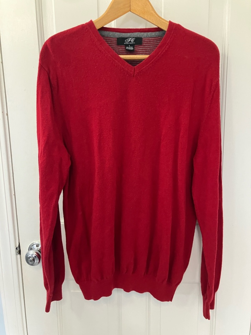 Foxcroft Men’s long sleeve V-Neck red Sweater size Large cotton cashmere